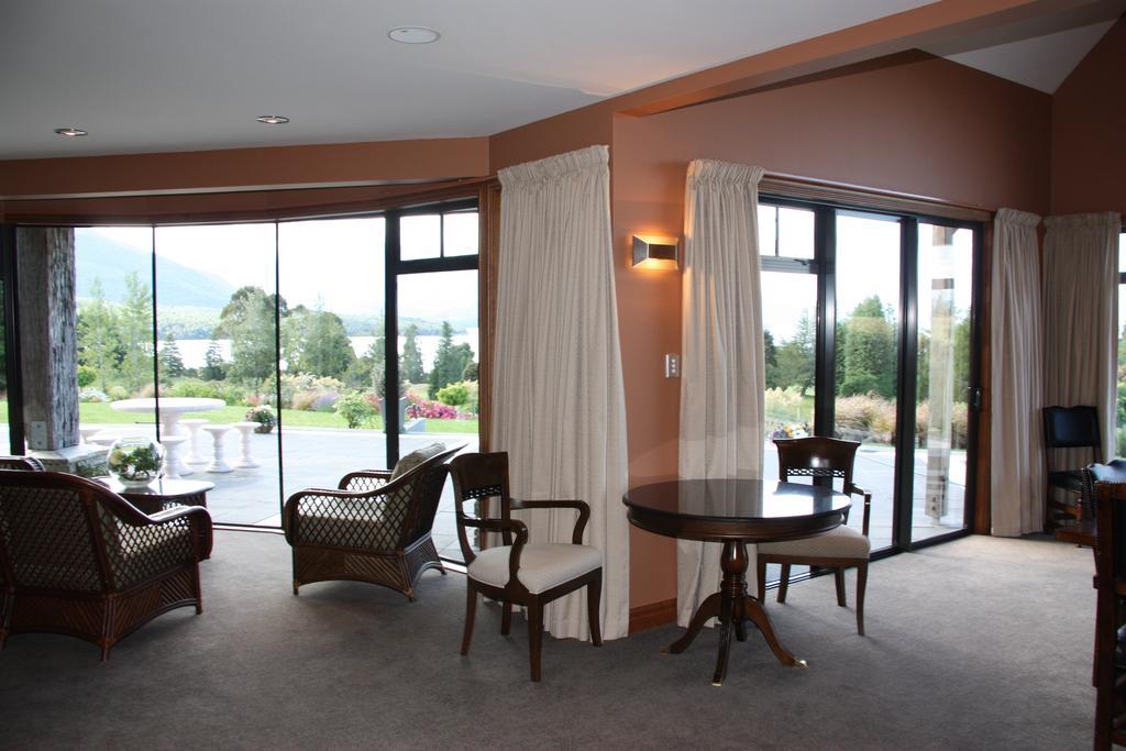 Dock Bay Lodge Te Anau Extérieur photo