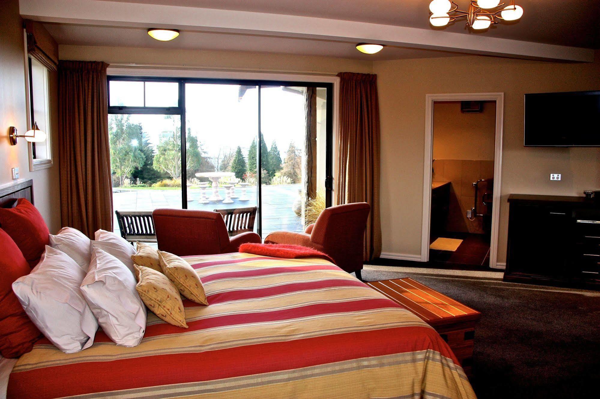 Dock Bay Lodge Te Anau Extérieur photo