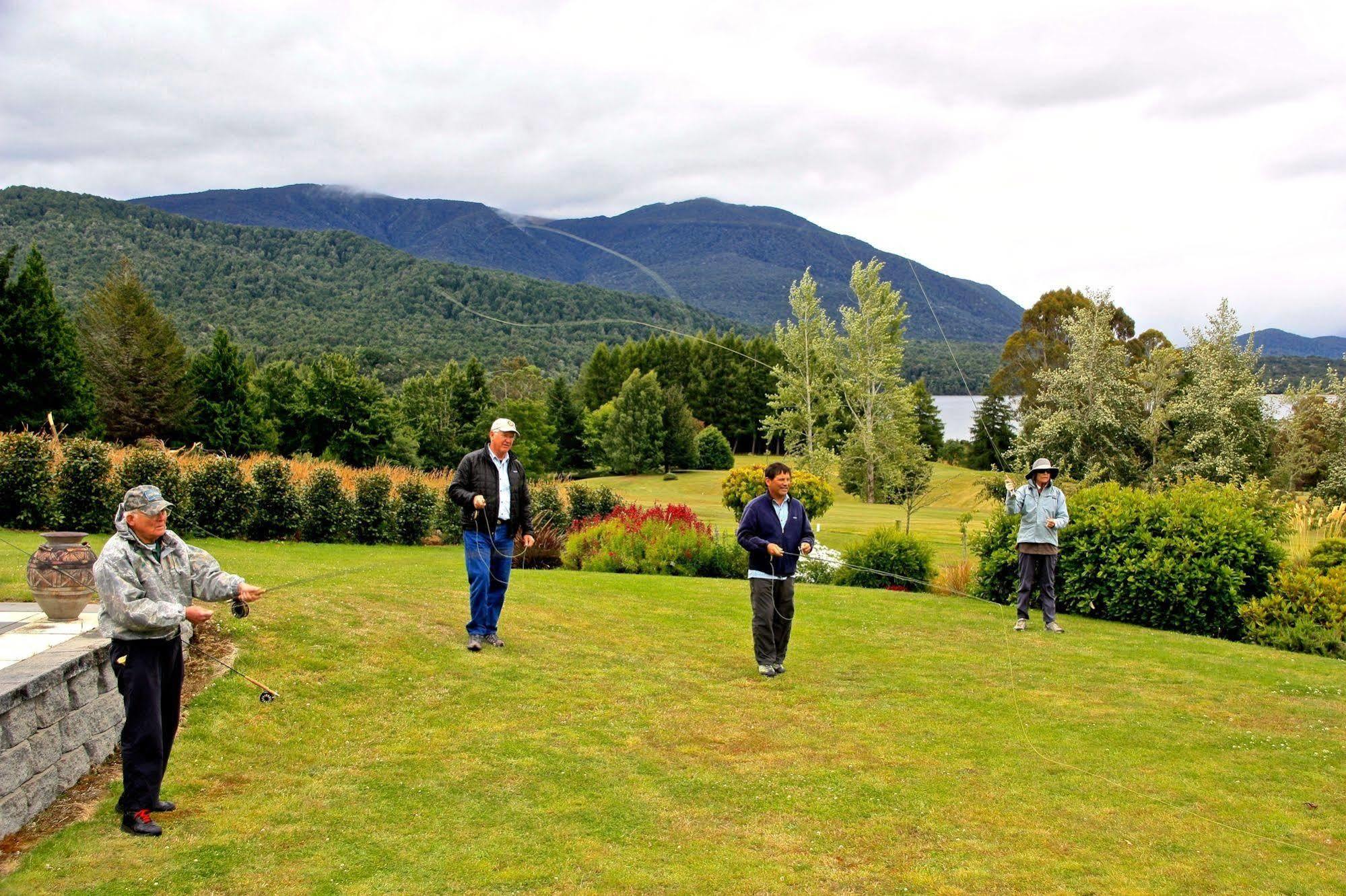 Dock Bay Lodge Te Anau Extérieur photo